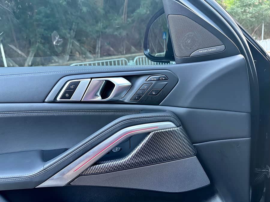 BMW X6 M 2023 car image #20