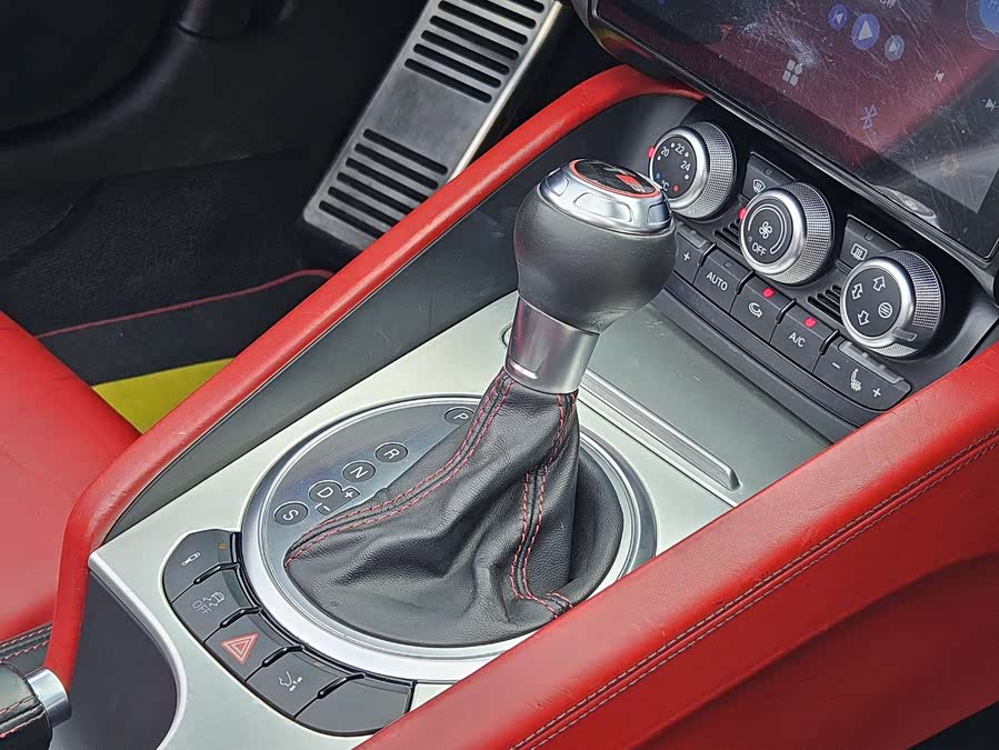 Audi TTS 2015 car image #20