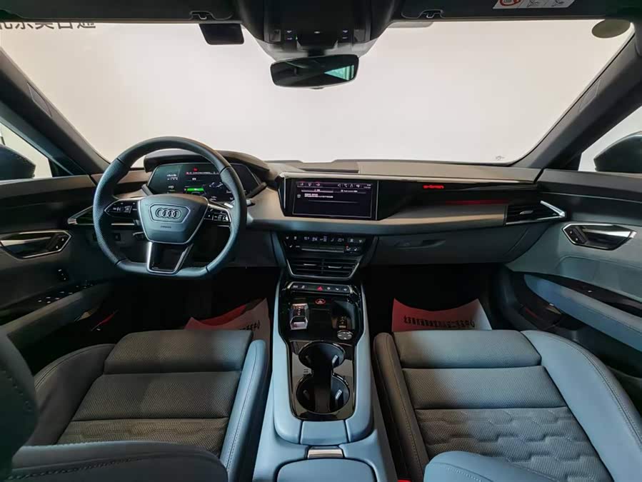 Audi e-tron GT 2024 صورة سيارة #20