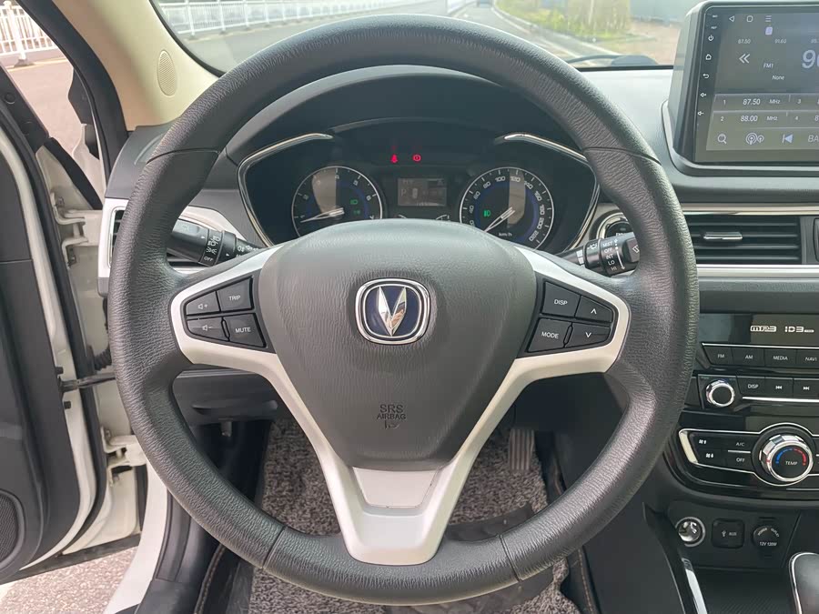 Changan Alsvin V7 2015 car image #20