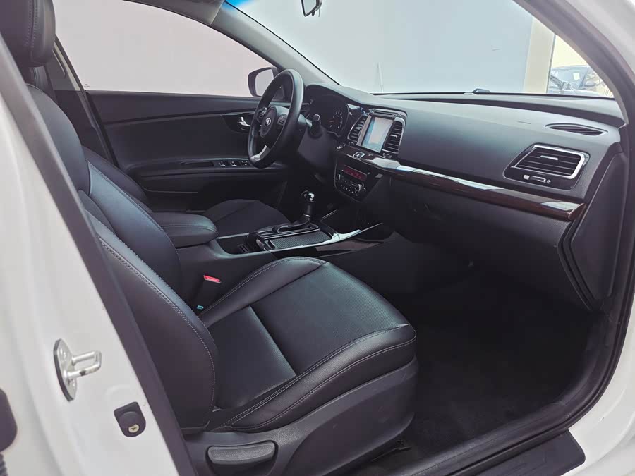 起亚 起亚K4 2015 汽车图片 #20