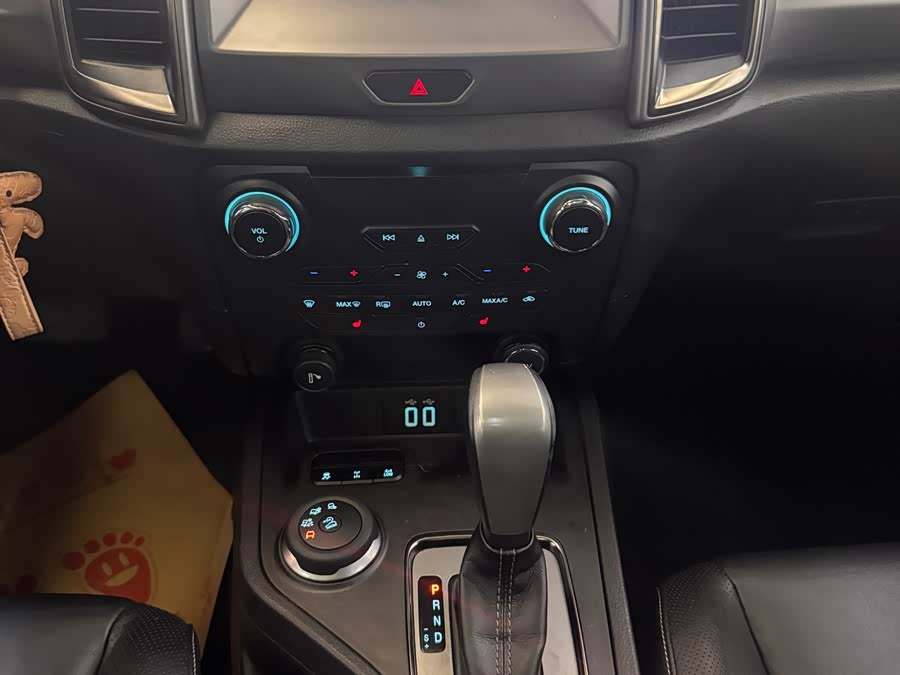 Ford Everest 2019 #20 Ford Everest 2019 car image #20