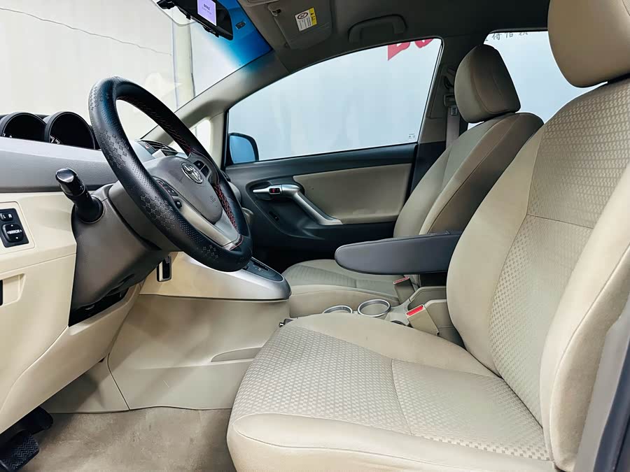 Toyota Reiz 2012 صورة سيارة #20