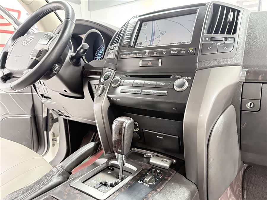 Toyota Land Cruiser 2009 #20 Toyota Land Cruiser 2009 car image #20