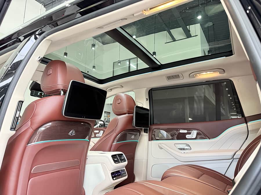 Mercedes-Benz Maybach GLS 2023 car image #20