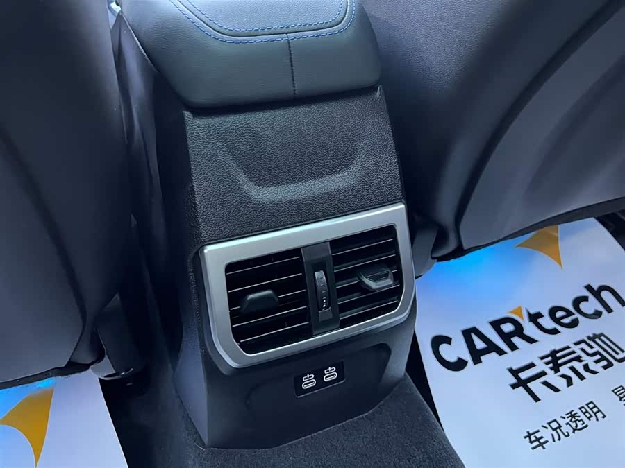 BMW M235L 2025 car image #20