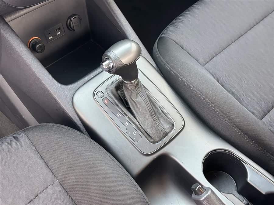 Kia K3 2013 car image #20