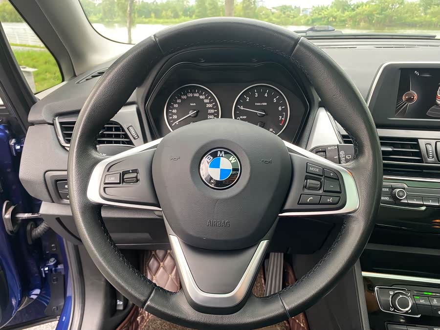 BMW 2 Series Tourer 2016 car image #20