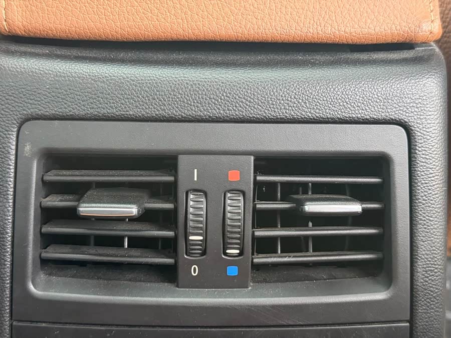 BMW 3 Series (Imported) 2010 car image #20