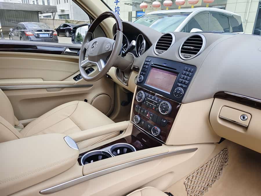 Mercedes-Benz GL Class 2011 car image #20