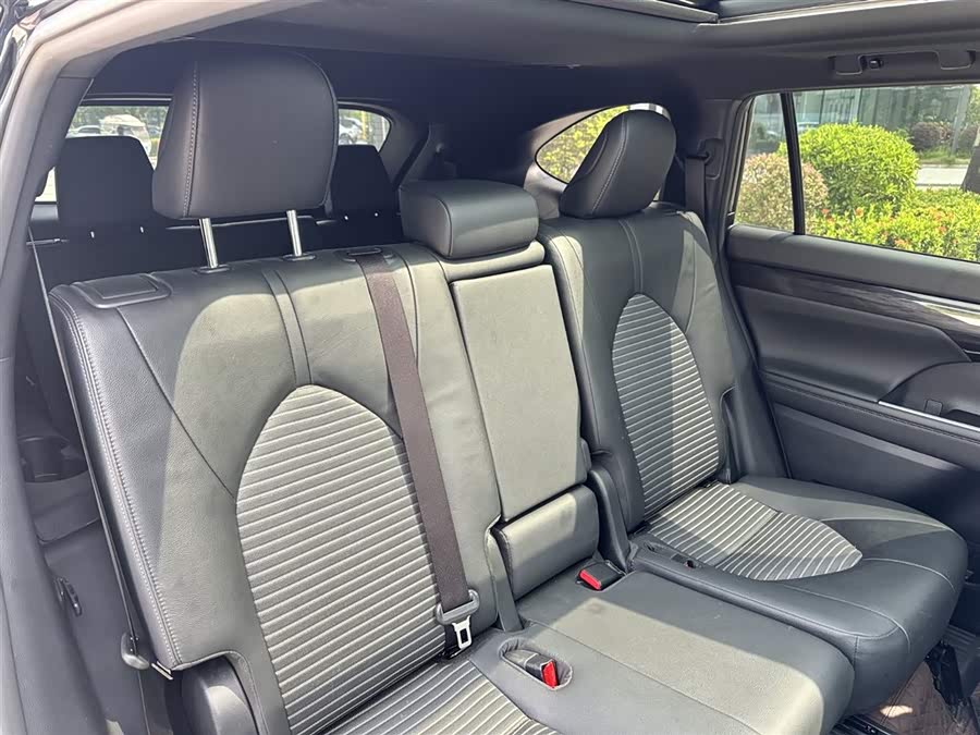 Toyota Crown Kluger 2023 immagine di auto #20