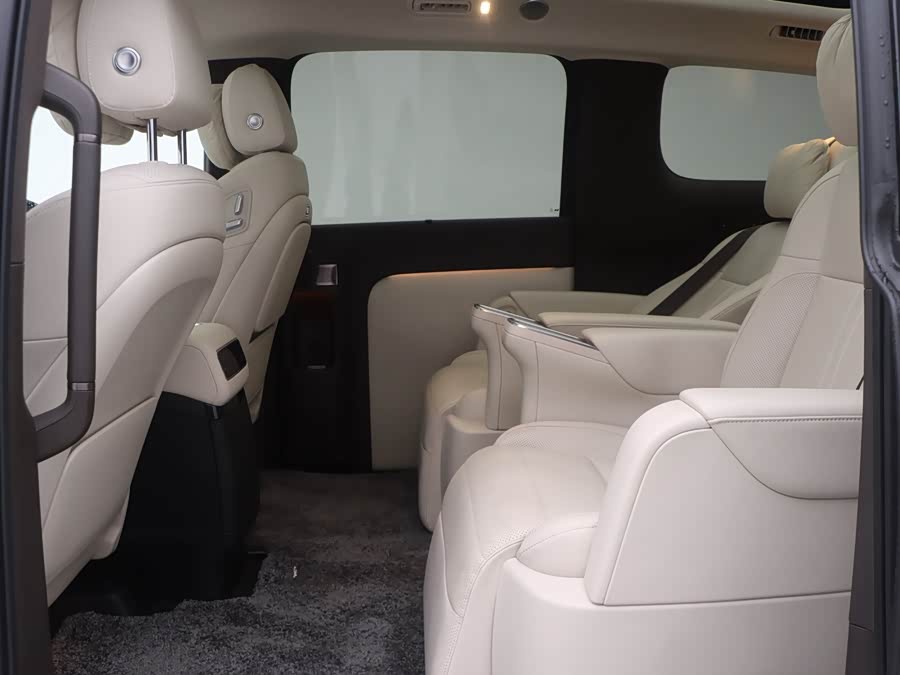 理想汽车 理想MEGA 2024 汽车图片 #20