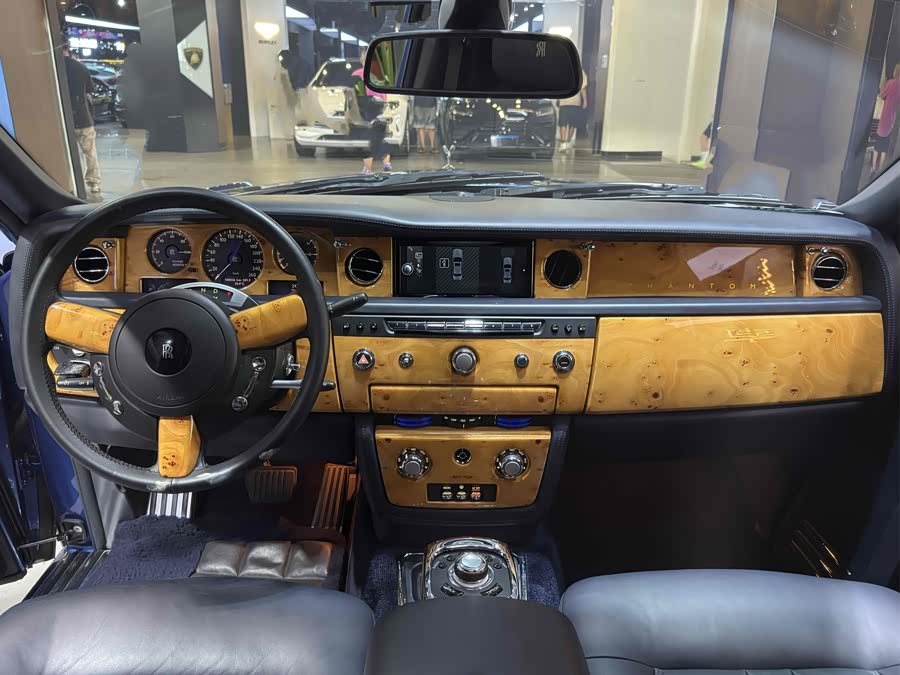 Rolls-Royce Phantom 2012 car image #20