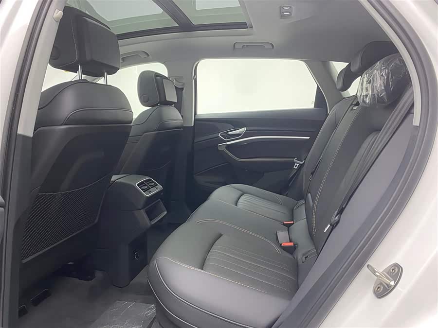 Mercedes-Benz SLK AMG 2025 #20 Mercedes-Benz SLK AMG 2025 صورة سيارة #20