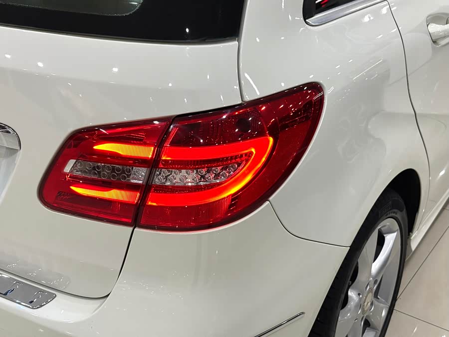 Mercedes-Benz B Class 2014 #20 Mercedes-Benz B Class 2014 car image #20