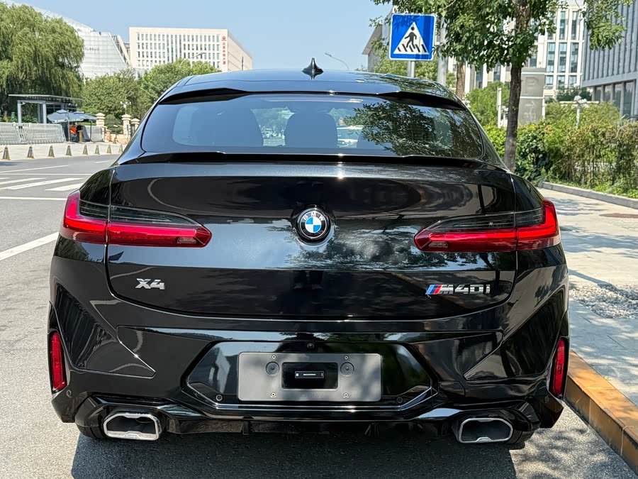 BMW X4 M40i 2024 car image #20