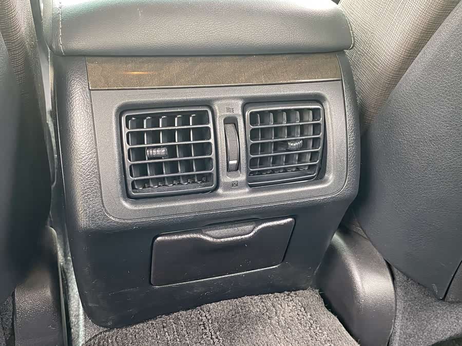 Toyota Reiz 2015 صورة سيارة #20