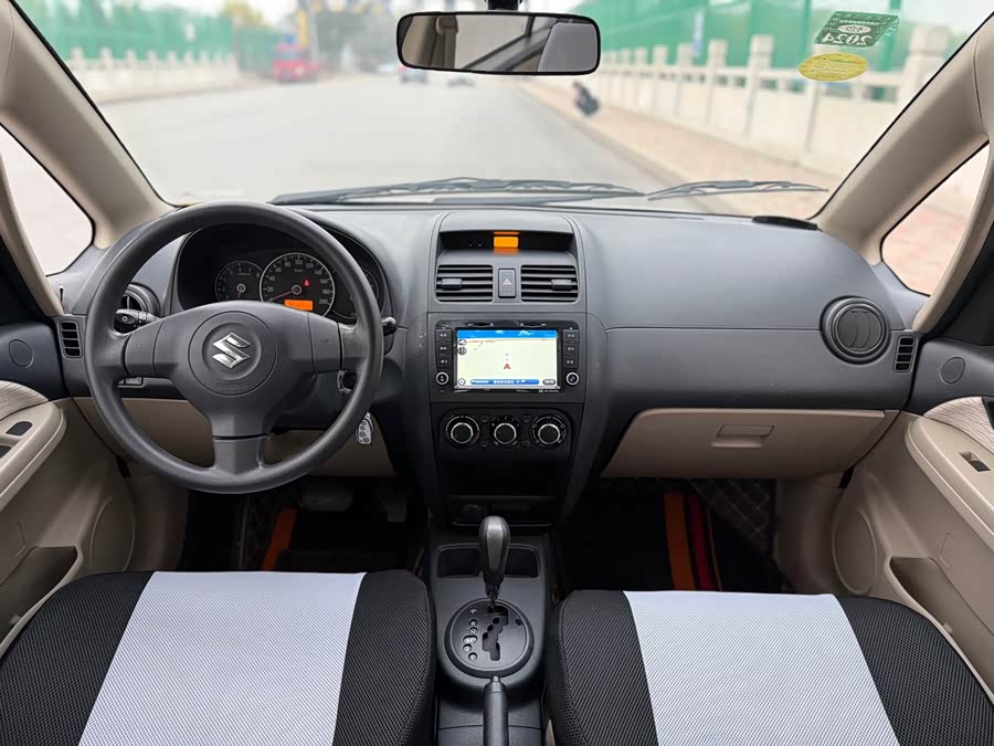 Suzuki SX4 Sedan 2014 imagem de carro #20