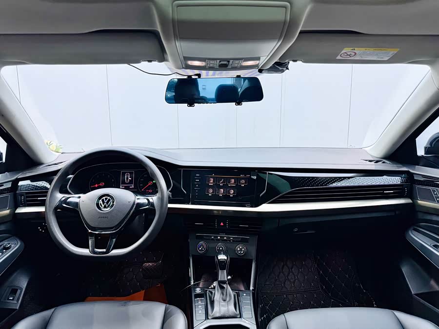 Volkswagen Passat 2021 car image #20