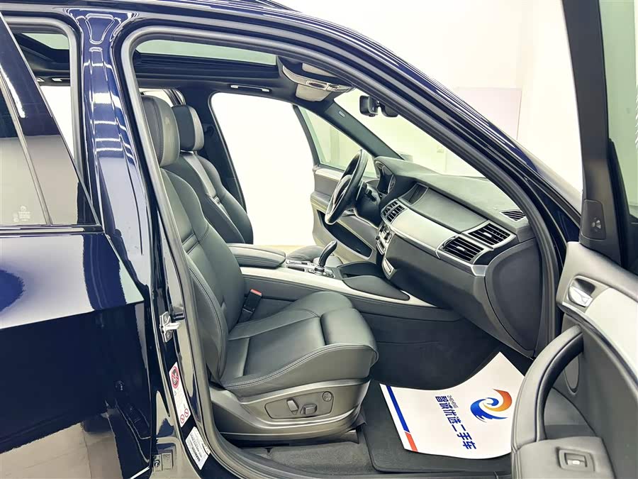 BMW X5 M 2010 #20 BMW X5 M 2010 car image #20