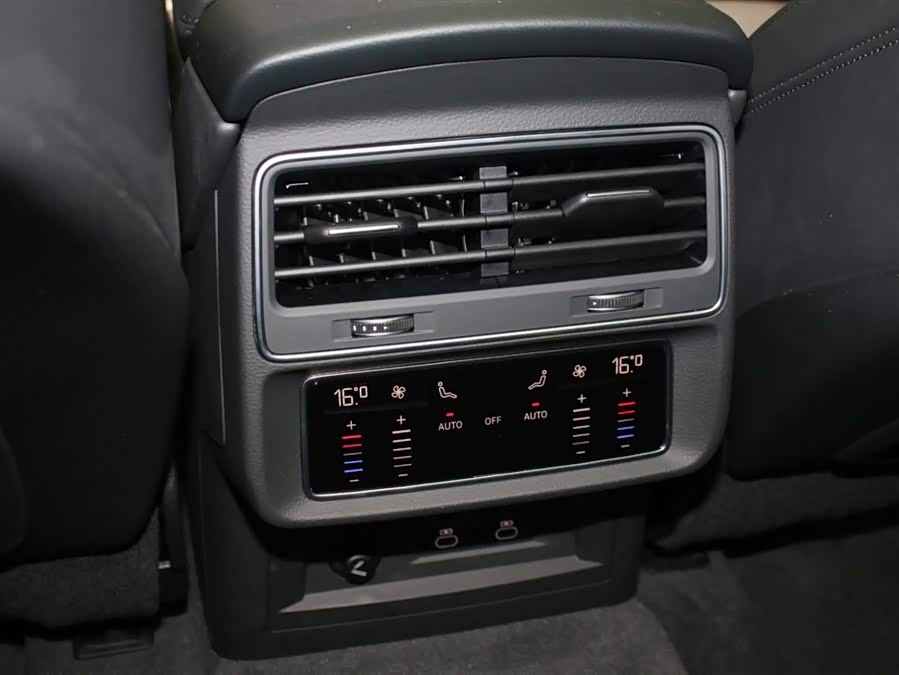 Audi Q8 2023 #20 Audi Q8 2023 car image #20