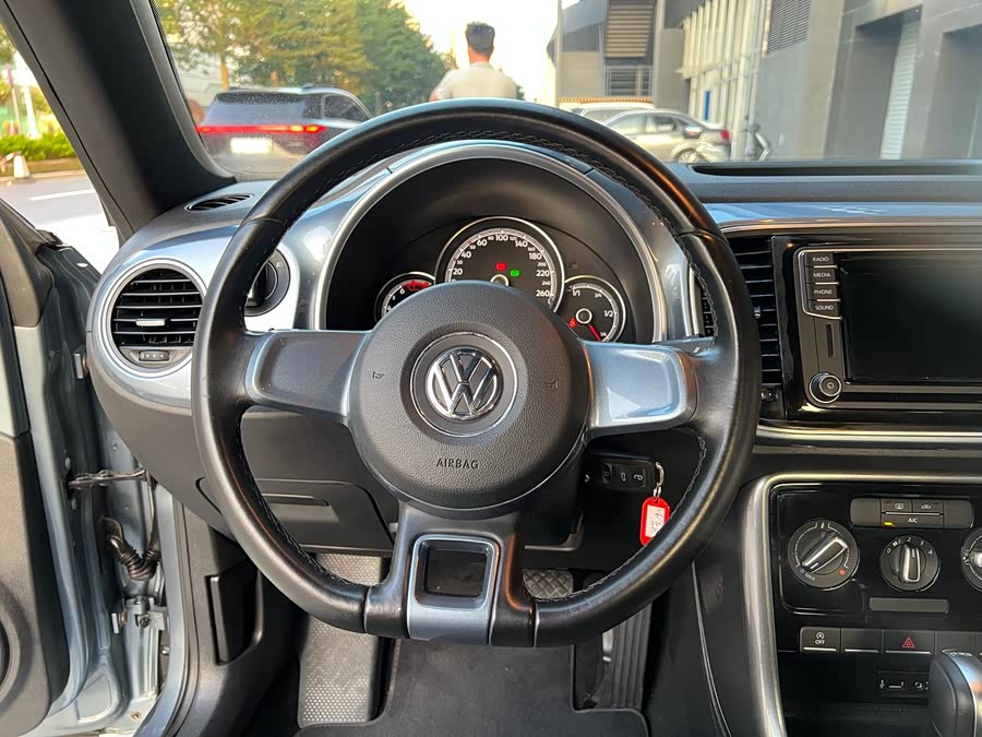 Volkswagen Beetle 2018 immagine di auto #20