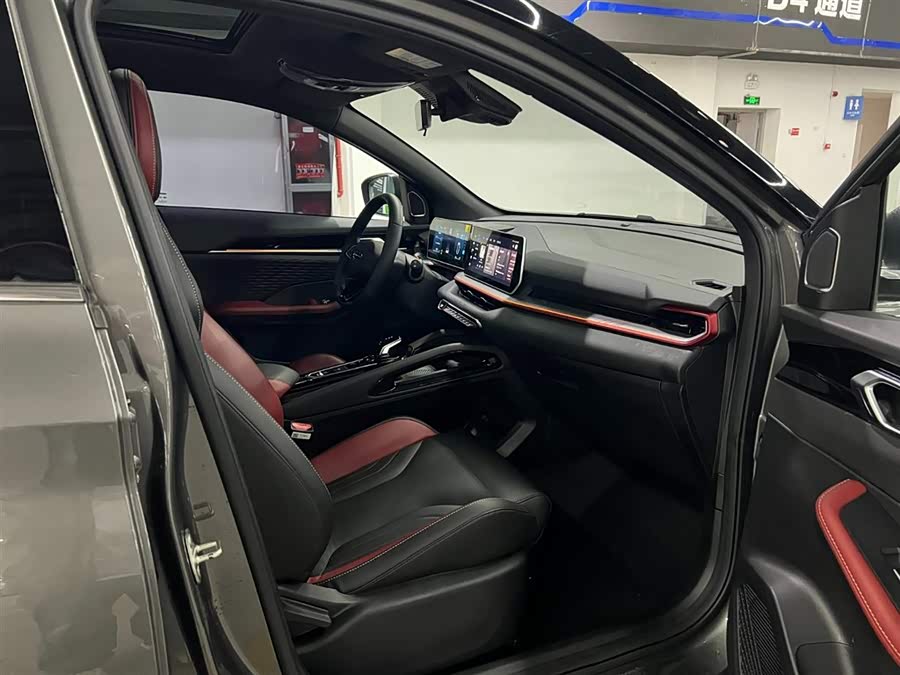 GEELY Coolray 2023 #20 GEELY Coolray 2023 car image #20
