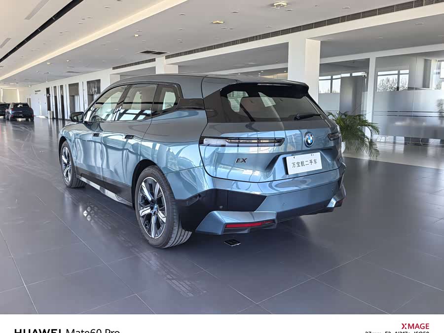 BMW iX M60 2024 car image #20