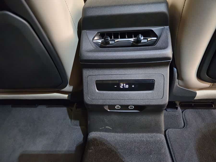 Audi Q6L e-tron 2025 صورة سيارة #20