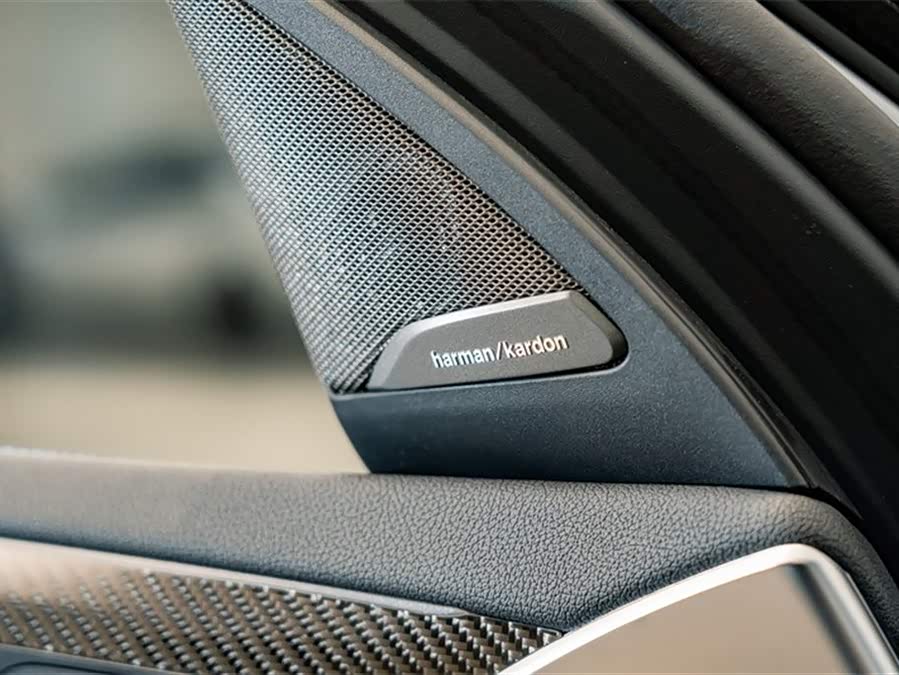 BMW X4 M40i 2024 car image #20