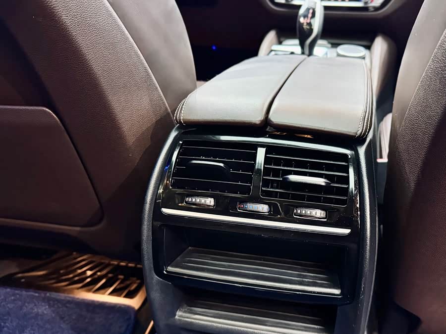 BMW 5 Series New Energy 2019 #20 BMW 5 Series New Energy 2019 car image #20