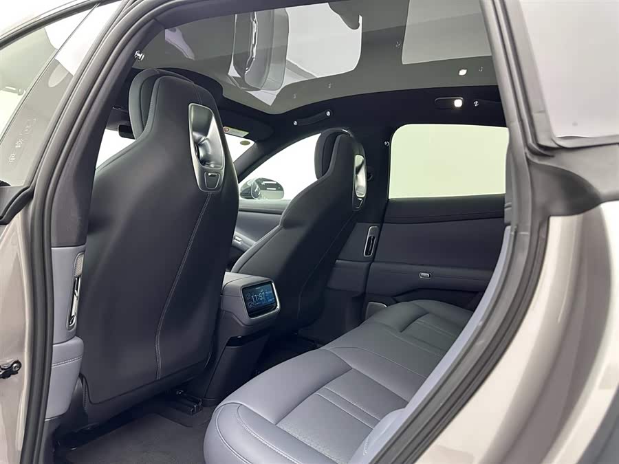 MI YU7 2025 #20 MI YU7 2025 car image #20