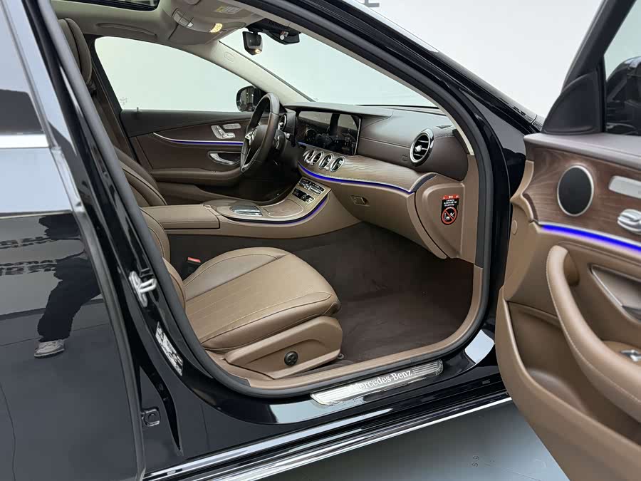 Mercedes-Benz E Class New Energy 2023 car image #20