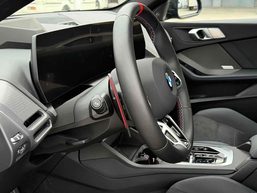 BMW M235L 2025 car image #20