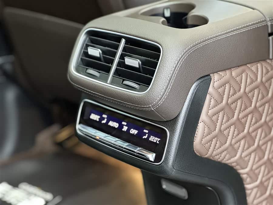 Mercedes-Benz GLS Class 2023 #20 Mercedes-Benz GLS Class 2023 car image #20