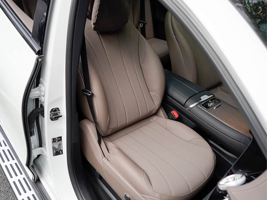 Mercedes-Benz EQE SUV 2025 immagine di auto #20