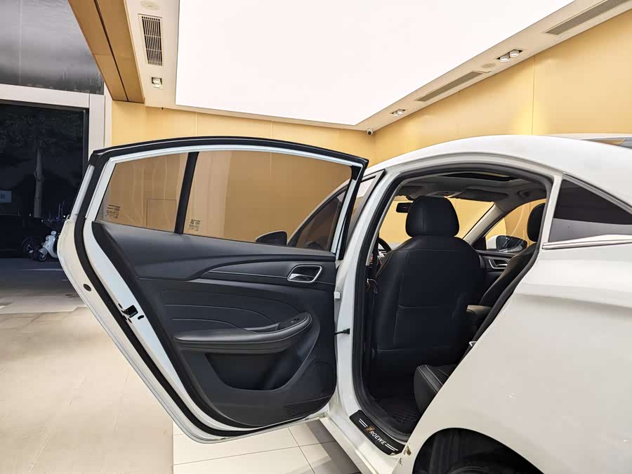 Roewe i5 2020 car image #20