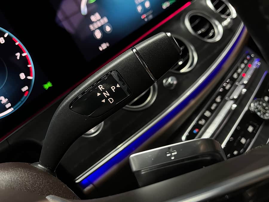 Mercedes-Benz E Class 2022 car image #20