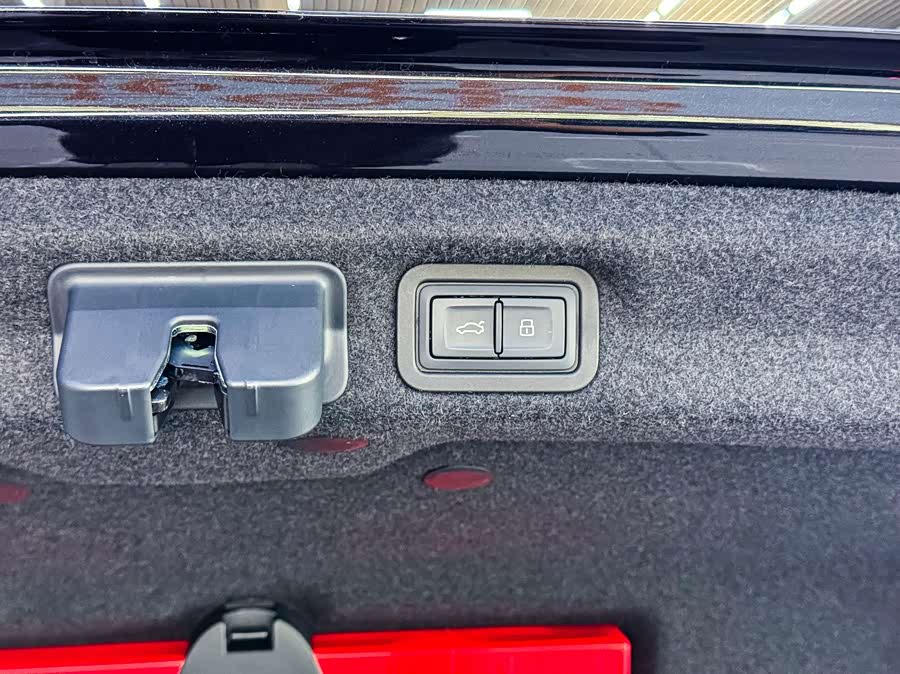 Audi A7L 2025 car image #20