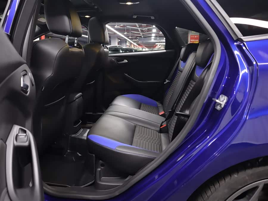 Ford Focus (Imported) 2017 #20 Ford Focus (Imported) 2017 صورة سيارة #20