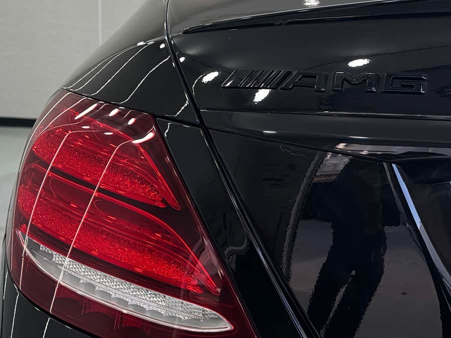 Mercedes-Benz E AMG 2019 immagine di auto #20