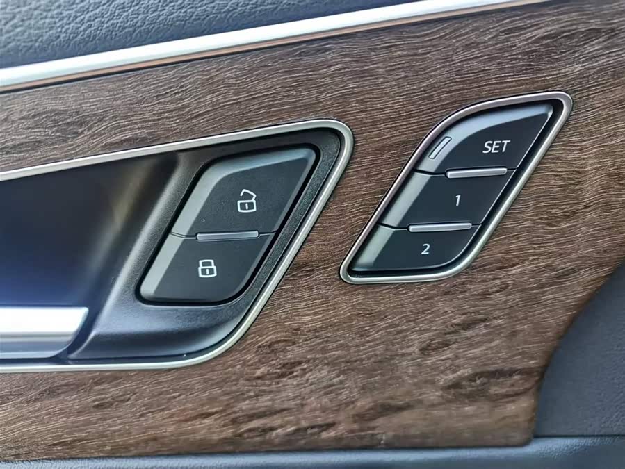 Audi Q7 2024 صورة سيارة #20