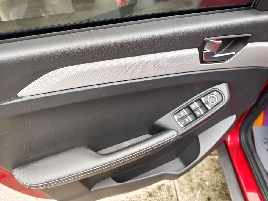 哪吒汽车 哪吒N01 2021 #20 哪吒汽车 哪吒N01 2021 汽车图片 #20