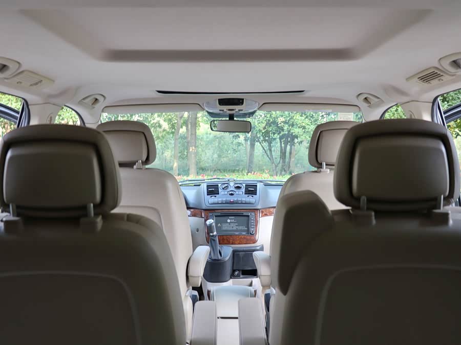 奔驰 唯雅诺 2011 汽车图片 #20