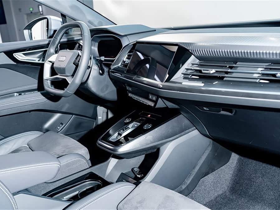 Audi Q4 e-tron 2023 immagine di auto #20