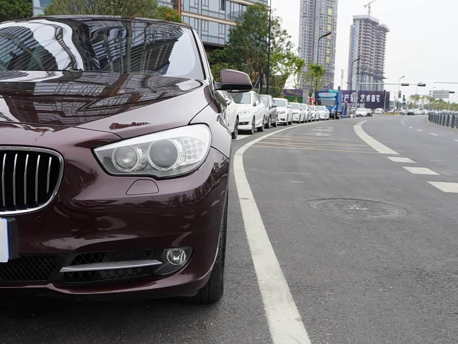 BMW 5 Series GT 2010 immagine di auto #20