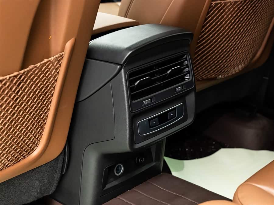 Audi Q7 2023 car image #20