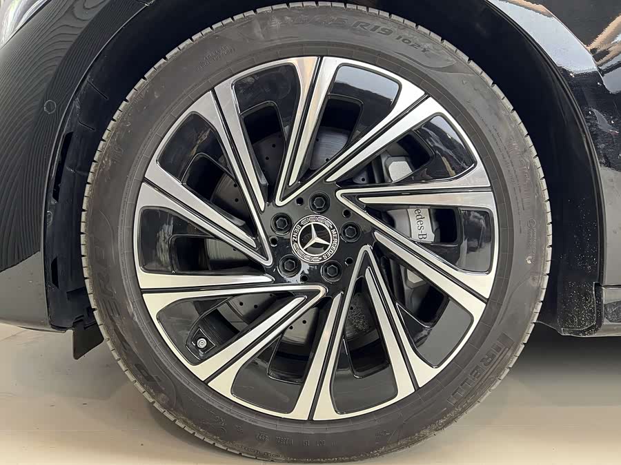 Mercedes-Benz E Class New Energy 2024 car image #20