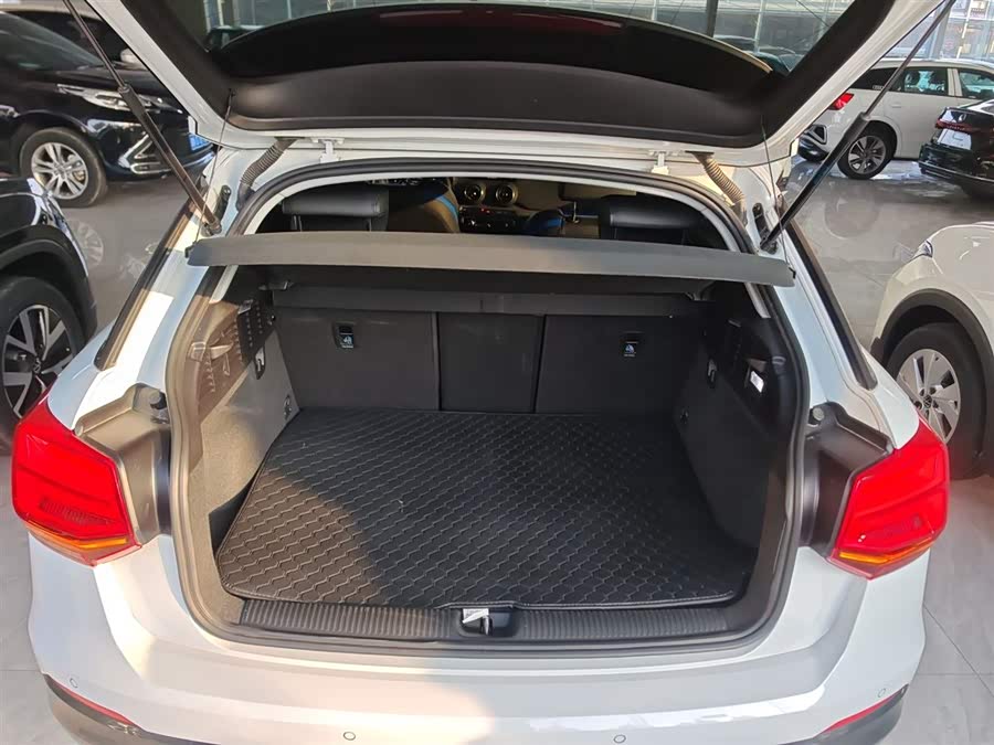 Audi Q2L e-tron 2021 #20 Audi Q2L e-tron 2021 صورة سيارة #20