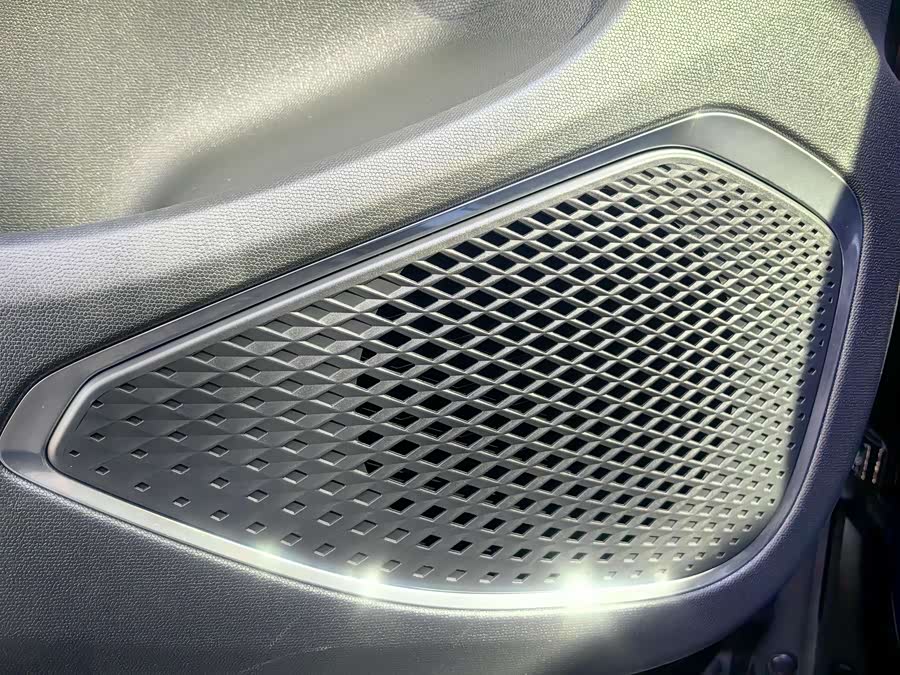 HongQi HS3 PHEV 2024 #20 HongQi HS3 PHEV 2024 car image #20